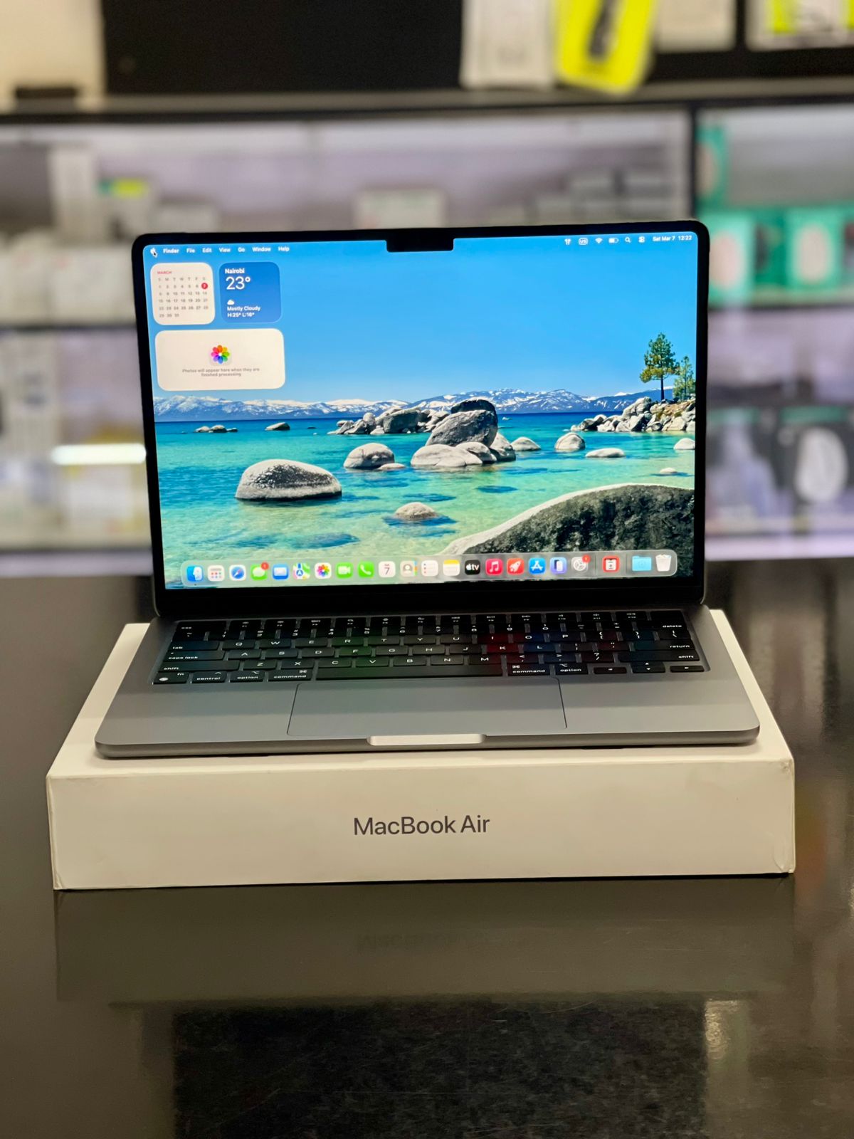 Macbook air m3 13.6 inch 8gb ram 256gb